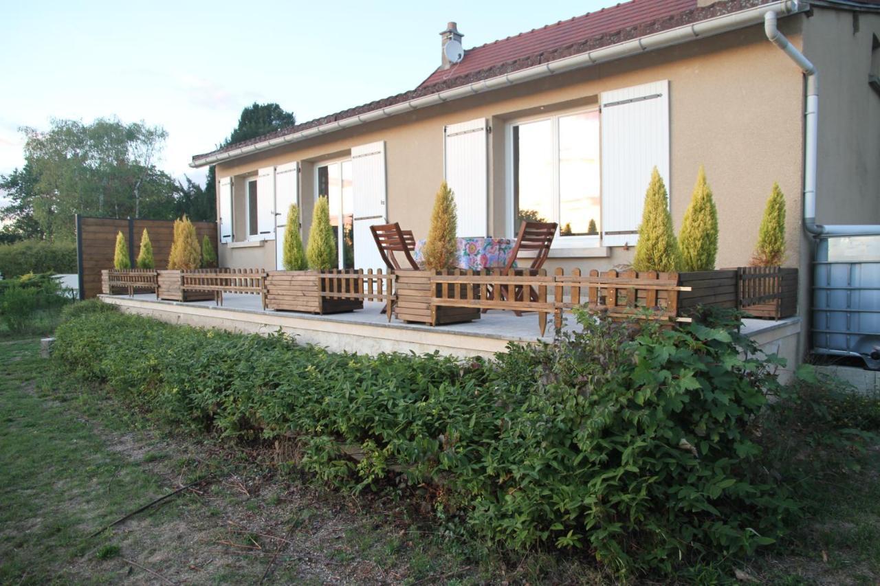 La Maison Et Son Jardin Sur Le Canal De Bourgogne Ravieres Exterior photo